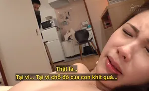 Thật là dâm đãng! Người vợ mặc tất đen để lộ mặt đang thủ dâm đến cực khoái và bị xuất tinh vào trong!