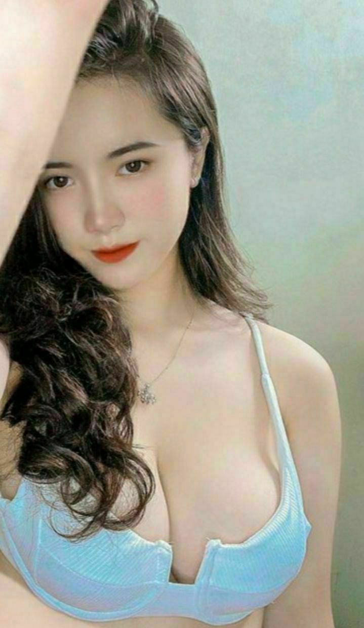 Nhìn thấy vợ của con trai thẩm du, bố Chồng yêu muốn giúp và hứa chỉ làm tình 10 giây thôi nhưng…